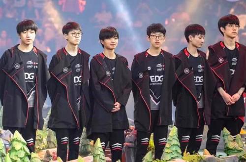 无球牵制 无球牵制